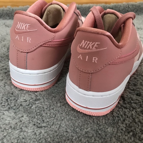 Nike Air Force 1 - Picture 4 of 6